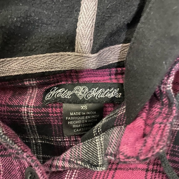 Button up flannel, gently used - Picture 2 of 4